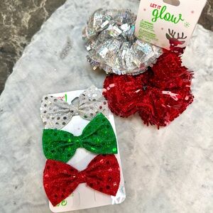 Claire’s Christmas Hair Clip Bows set of 4 & 2 Scrunchies, New